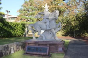 結城秀康の銅像