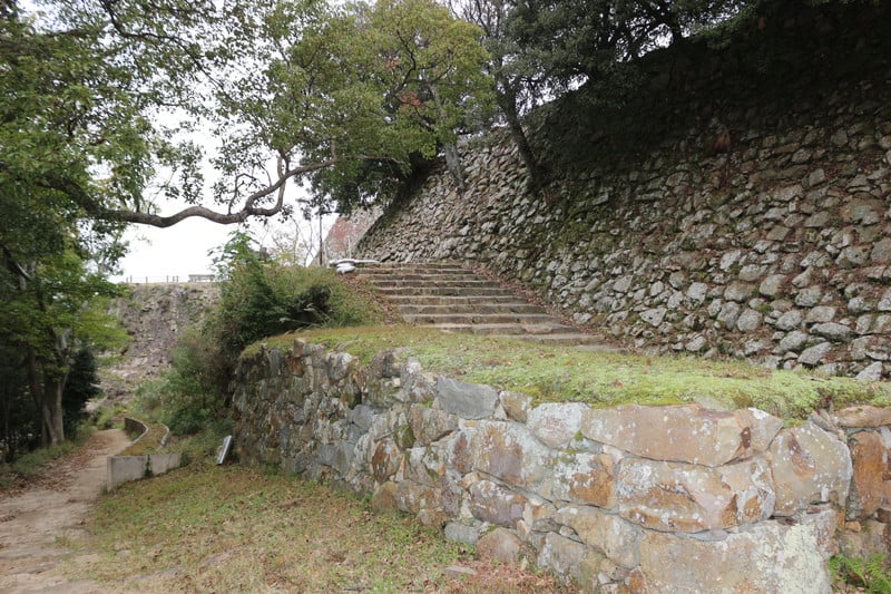 安宅冬康